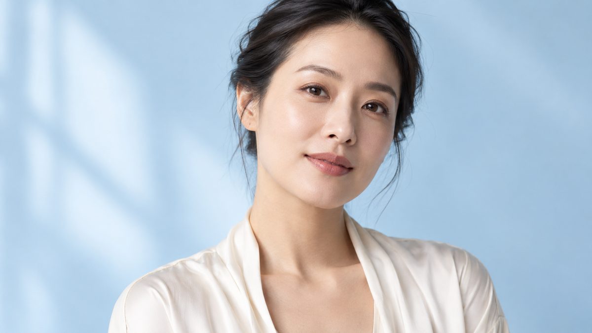 Woman with even, bright under-eye skin, the result a dark circle eye cream aims for